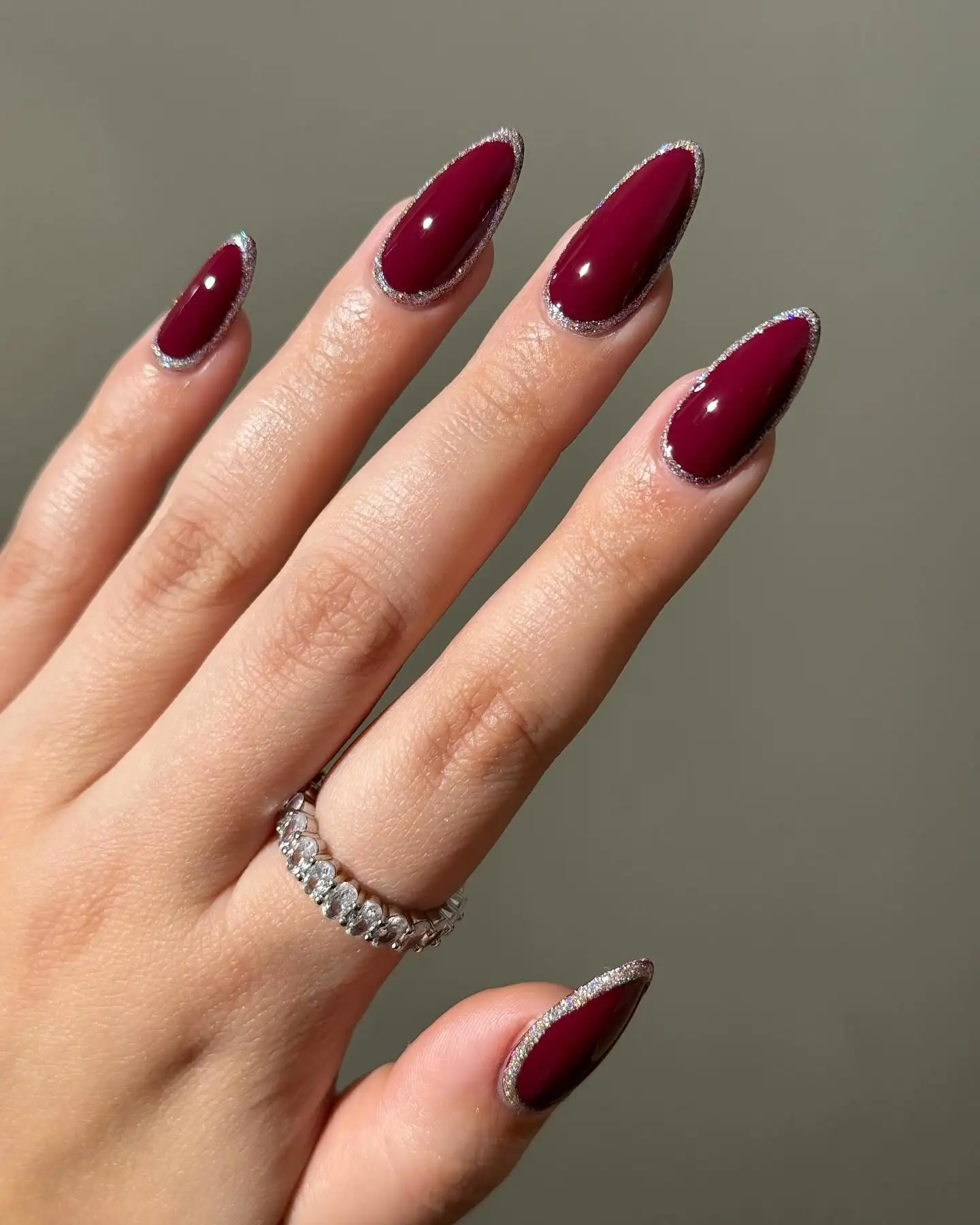 winter red nails